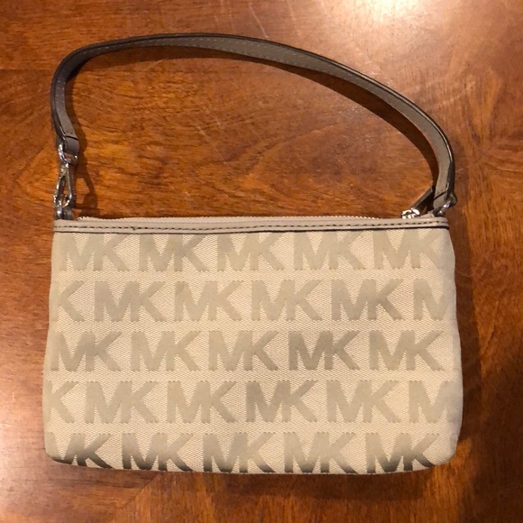 Michael Kors Large Wristlet 8” x 5” - Picture 3 of 6